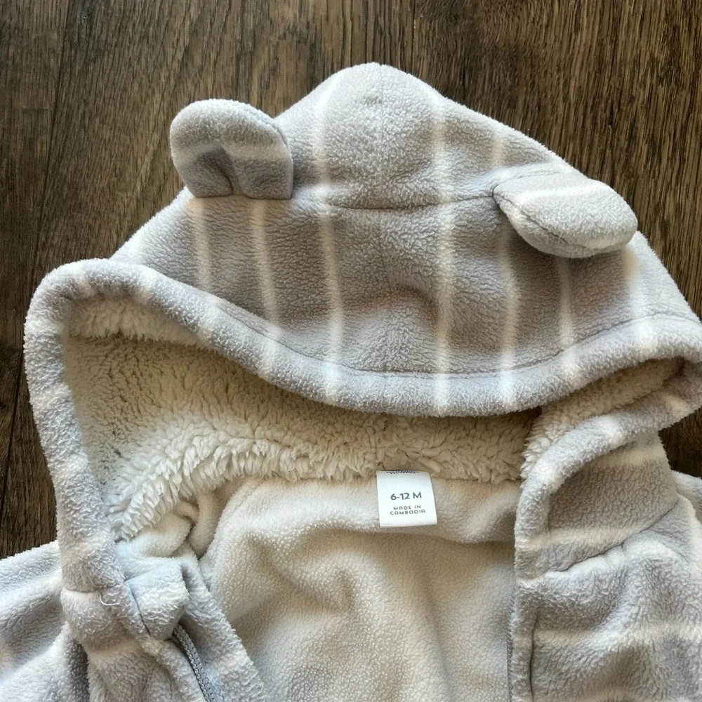 Old Navy Bunting Winter onesie - 6-12 Months